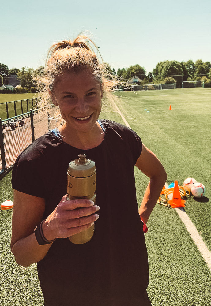 RVE Compression - Meet Justine Vanhaevermaet ⚽ She is a